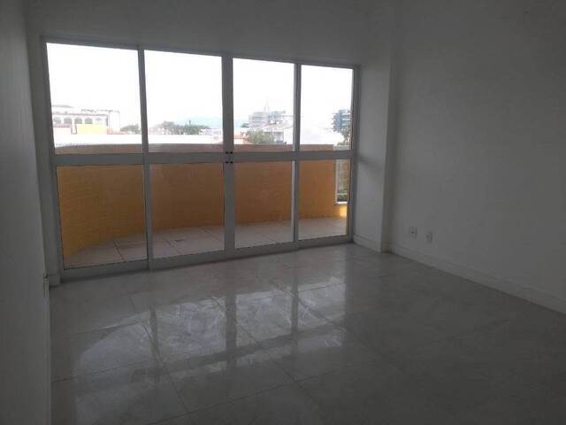 Apartamento para Venda em Cabo Frio - 2